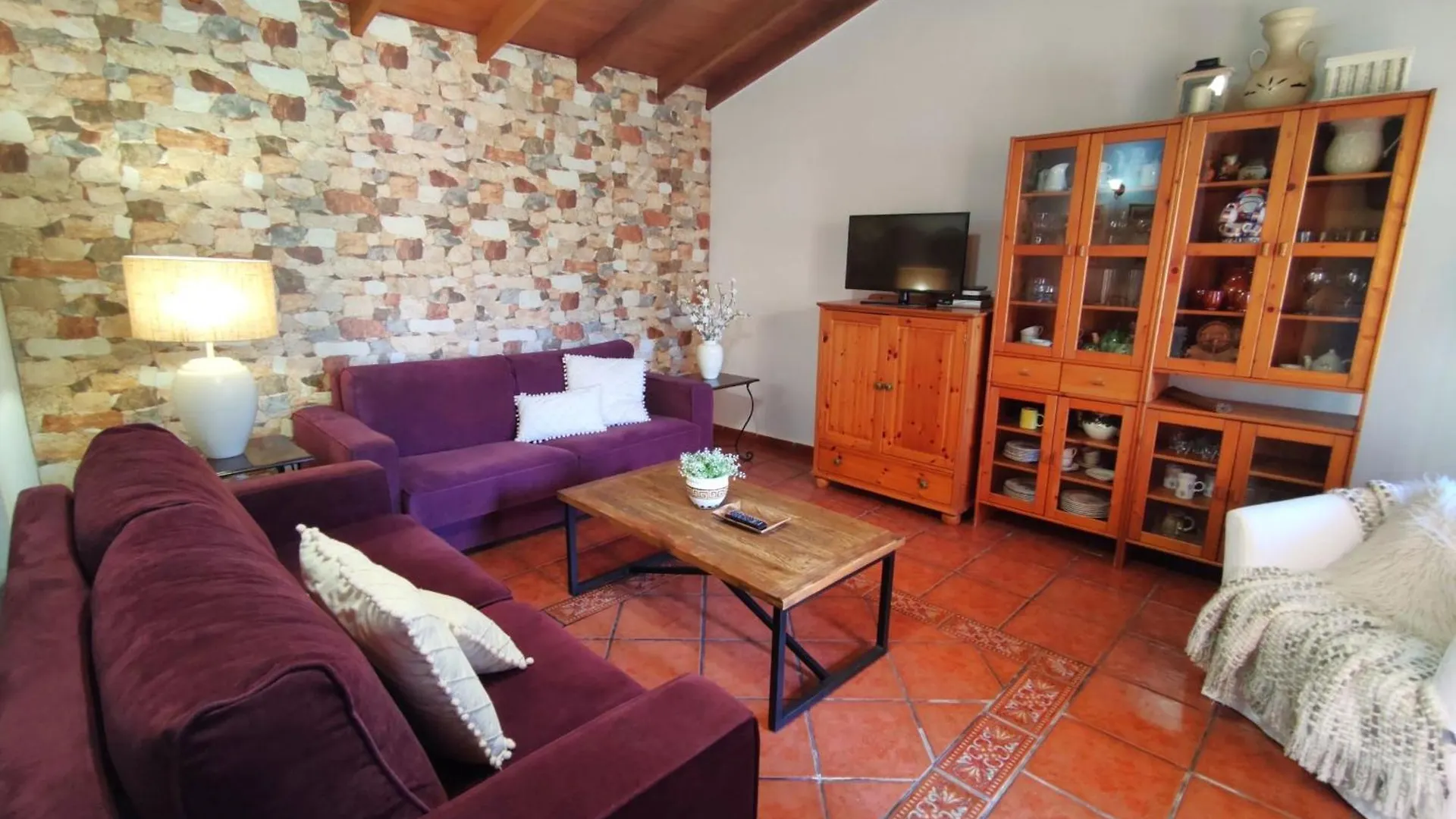 Casas Rurales El Serrillal contacts